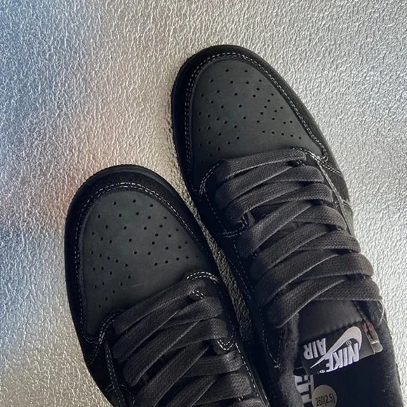 Nike Pure Black Warrior Low Top Barb Sneakers